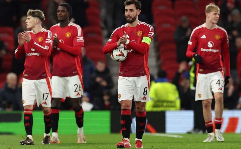 Soi kèo hiệp 1 Lyon vs MU