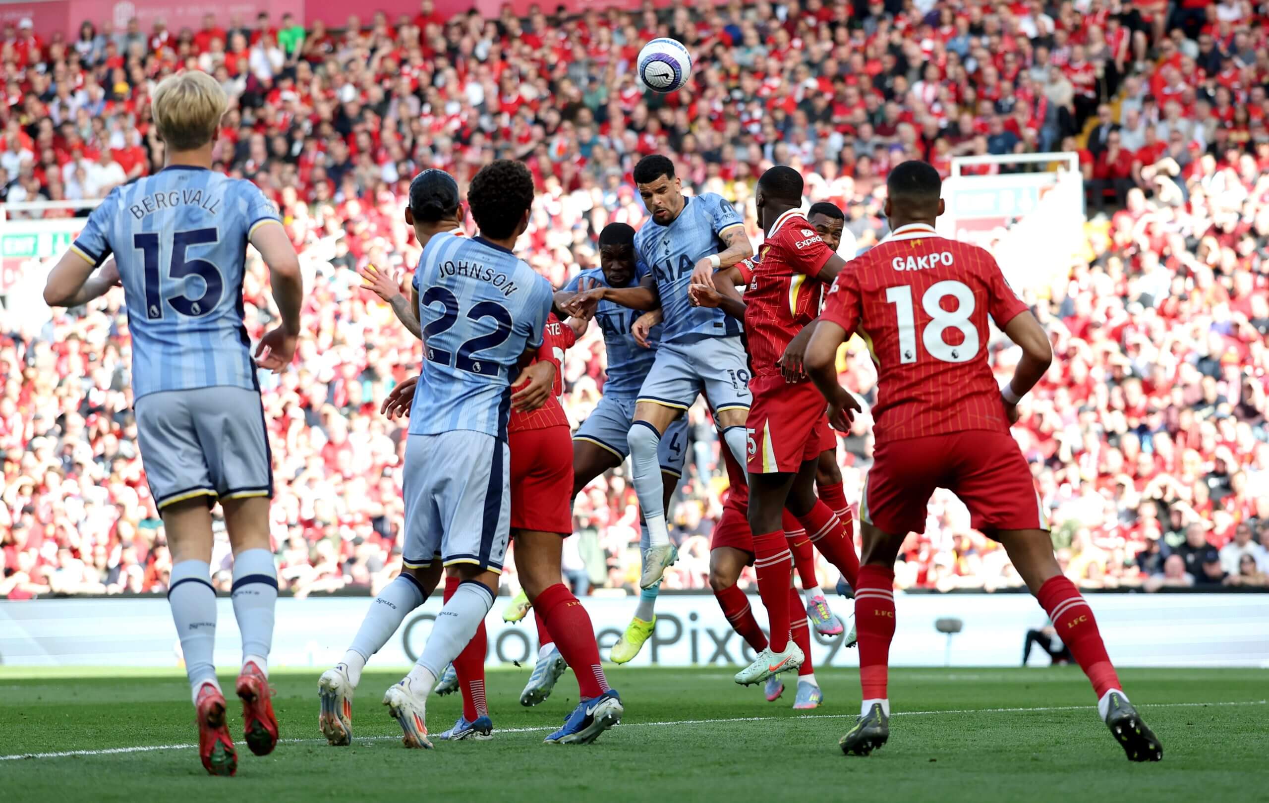 liverpool 1 Liverpool đăng quang tại Anfield
